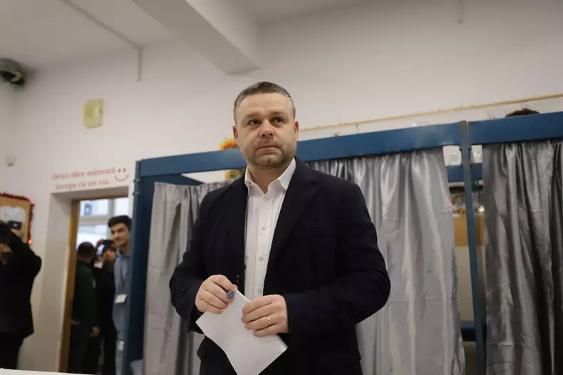 ciprian-ciucu-vot-alegeri-primaria-bucuresti-2025-7-decembrie (6)