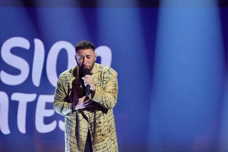 robert lukian fire to the lies eurovision romania 2026 tvr (3)