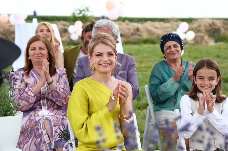 Destine cu Parfum de Lavandă