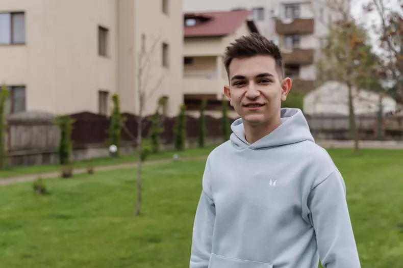 DENNIS MALDARASANU PORTRET