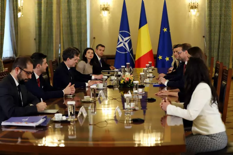 nicusor-dan-usr-cotroceni5601