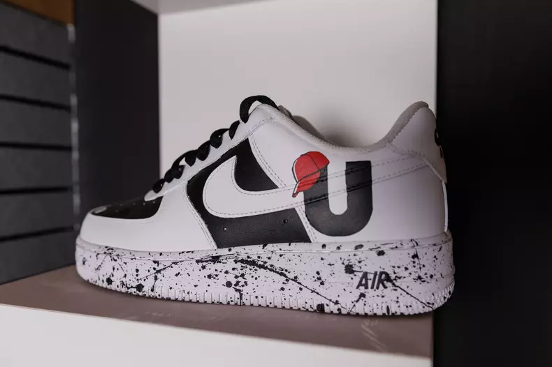 SNEAKERS U CLUH
