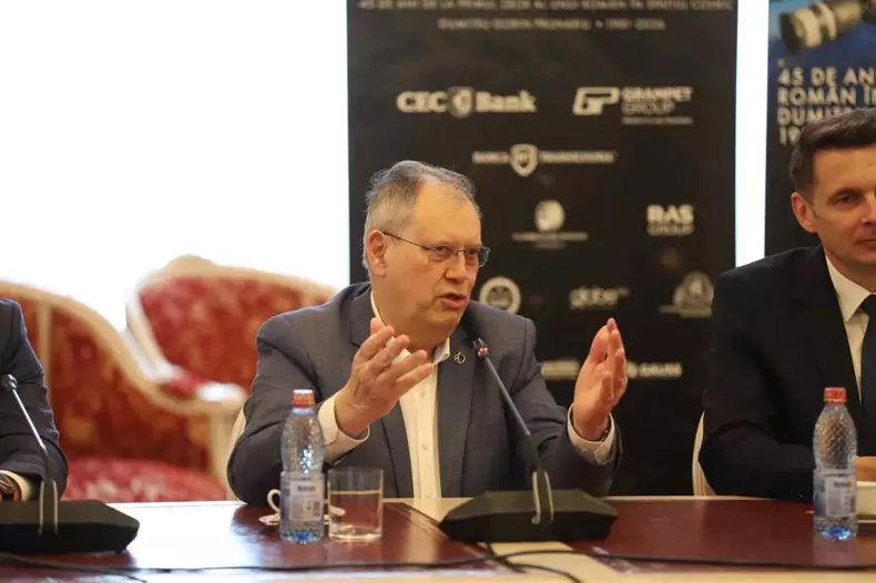 Dumitru Prunariu, singurul român care a zburat în Cosmos, aniversat în Senat după 45 de ani de la misiunea Soyuz 40 (12)