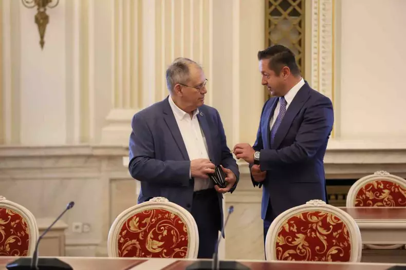 Dumitru Prunariu, singurul român care a zburat în Cosmos, aniversat în Senat după 45 de ani de la misiunea Soyuz 40 (18)