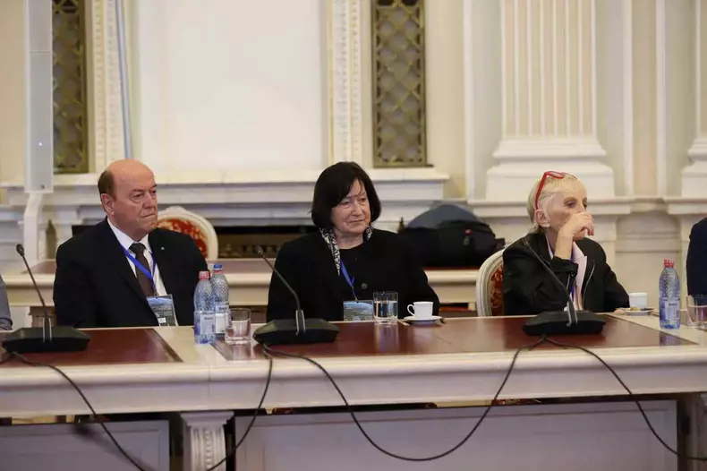 Dumitru Prunariu, singurul român care a zburat în Cosmos, aniversat în Senat după 45 de ani de la misiunea Soyuz 40 (2)