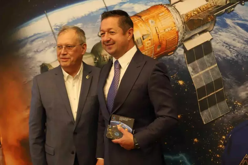 Dumitru Prunariu, singurul român care a zburat în Cosmos, aniversat în Senat după 45 de ani de la misiunea Soyuz 40 (21)