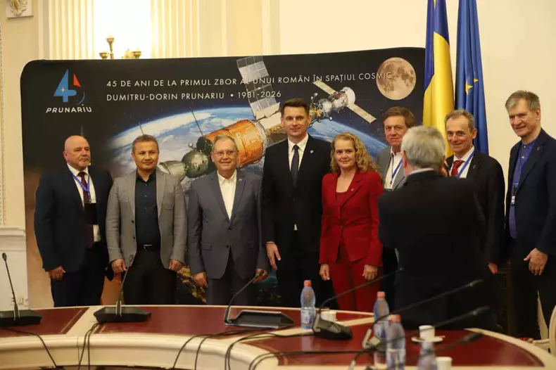 Dumitru Prunariu, singurul român care a zburat în Cosmos, aniversat în Senat după 45 de ani de la misiunea Soyuz 40 (23)