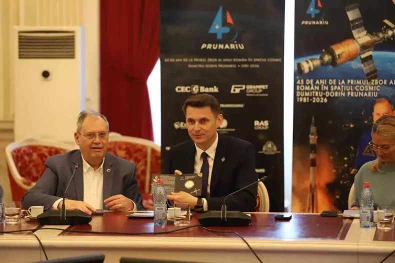Dumitru Prunariu, singurul român care a zburat în Cosmos, aniversat în Senat după 45 de ani de la misiunea Soyuz 40 (24)