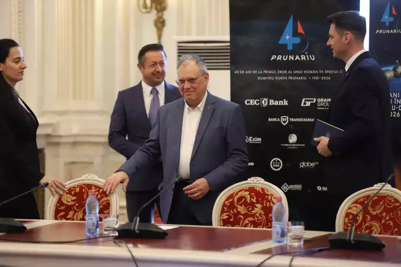 Dumitru Prunariu, singurul român care a zburat în Cosmos, aniversat în Senat după 45 de ani de la misiunea Soyuz 40 (25)