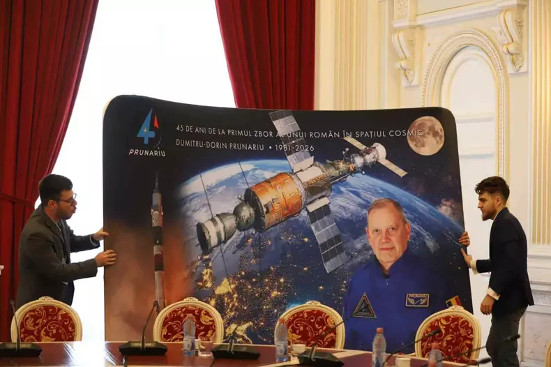 Dumitru Prunariu, singurul român care a zburat în Cosmos, aniversat în Senat după 45 de ani de la misiunea Soyuz 40 (28)