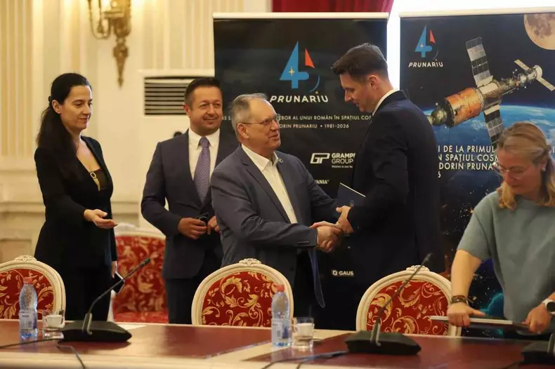 Dumitru Prunariu, singurul român care a zburat în Cosmos, aniversat în Senat după 45 de ani de la misiunea Soyuz 40 (3)