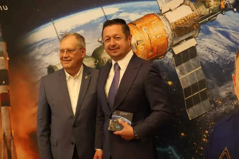 Dumitru Prunariu, singurul român care a zburat în Cosmos, aniversat în Senat după 45 de ani de la misiunea Soyuz 40 (31)
