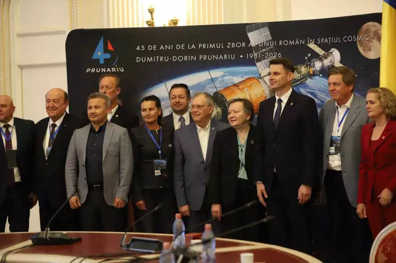 Dumitru Prunariu, singurul român care a zburat în Cosmos, aniversat în Senat după 45 de ani de la misiunea Soyuz 40 (33)