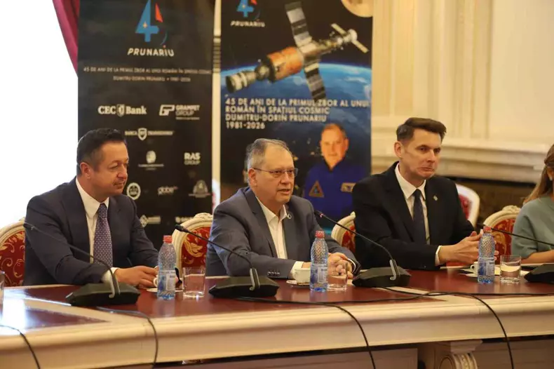 Dumitru Prunariu, singurul român care a zburat în Cosmos, aniversat în Senat după 45 de ani de la misiunea Soyuz 40 (34)