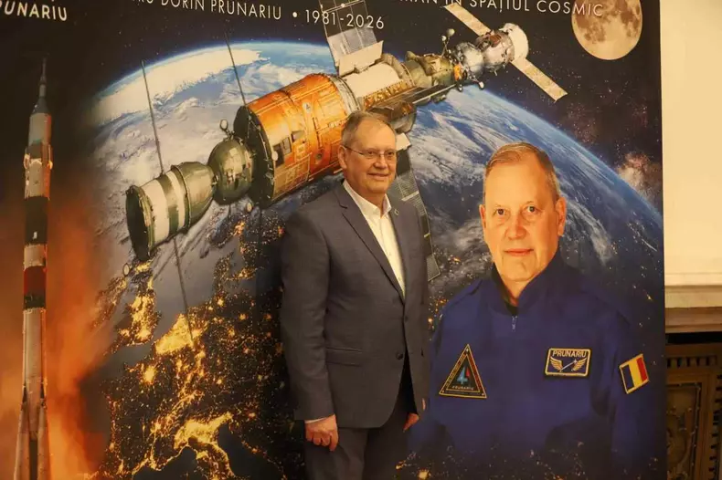 Dumitru Prunariu, singurul român care a zburat în Cosmos, aniversat în Senat după 45 de ani de la misiunea Soyuz 40 (35)