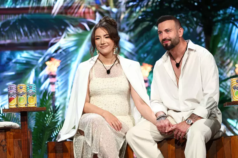 Francesca Sarao si Cristi Punga la Insula Iubirii Reuniuni (2)