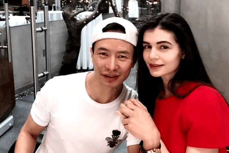 monica-gabor-si-mr-pink-1-1024x683