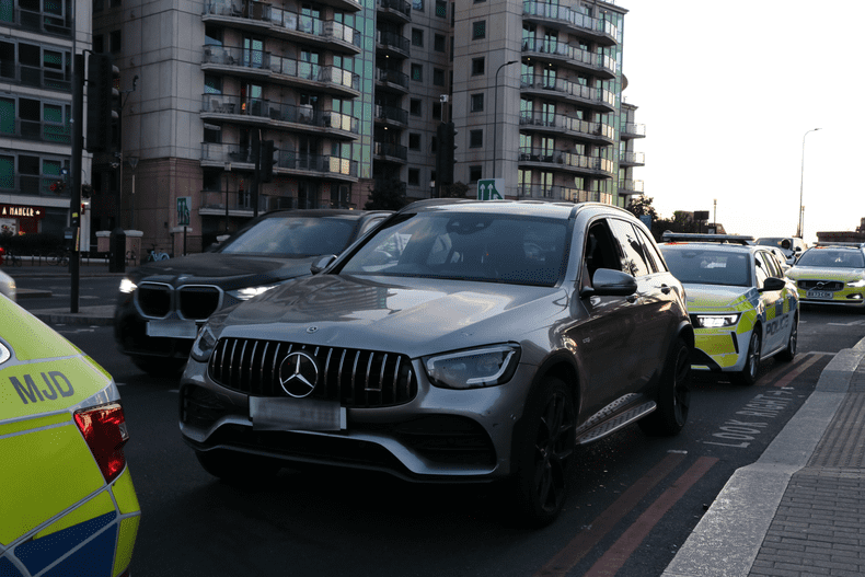 Mercedes_GLC_stopped_by_police_on_Vauxhall_Bridge_JPG