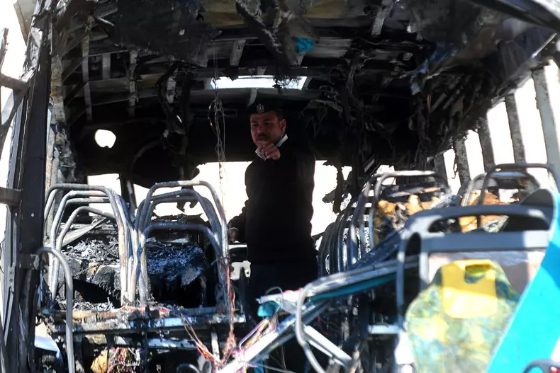 atentat_autocar_Egipt_EPA_5.jpg