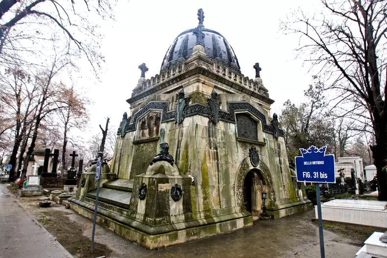 mausoleu-cantcuzino-_3_.jpg