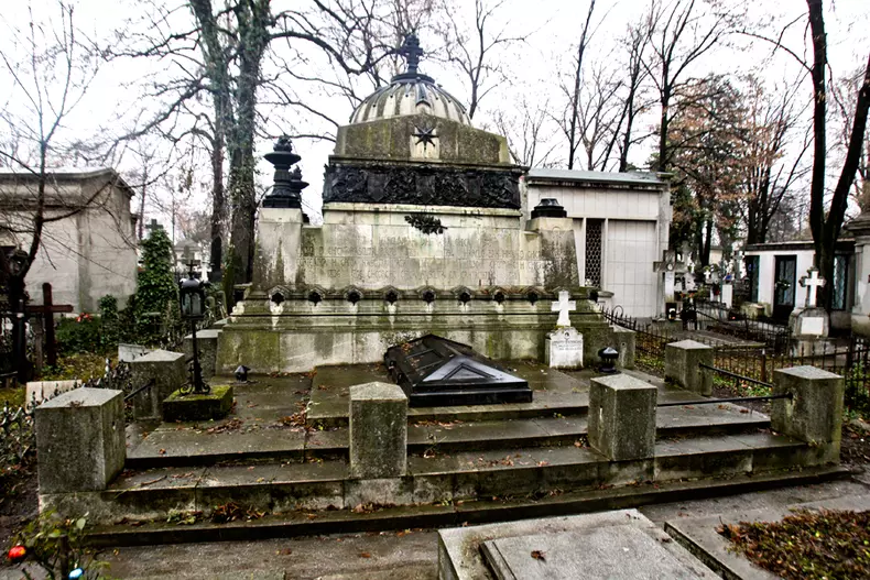 mausoleu-ghica.jpg
