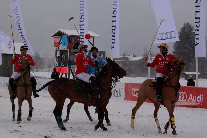 2-2016-Kitzbuehel-Snow-Polo-Jan-15-Audi-vs-Istra-Domizil-blackdove-4.jpg