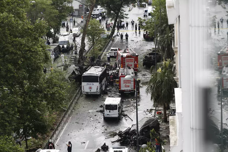 Atac cu bombă în Istanbul, Turcia - Foto: EPA