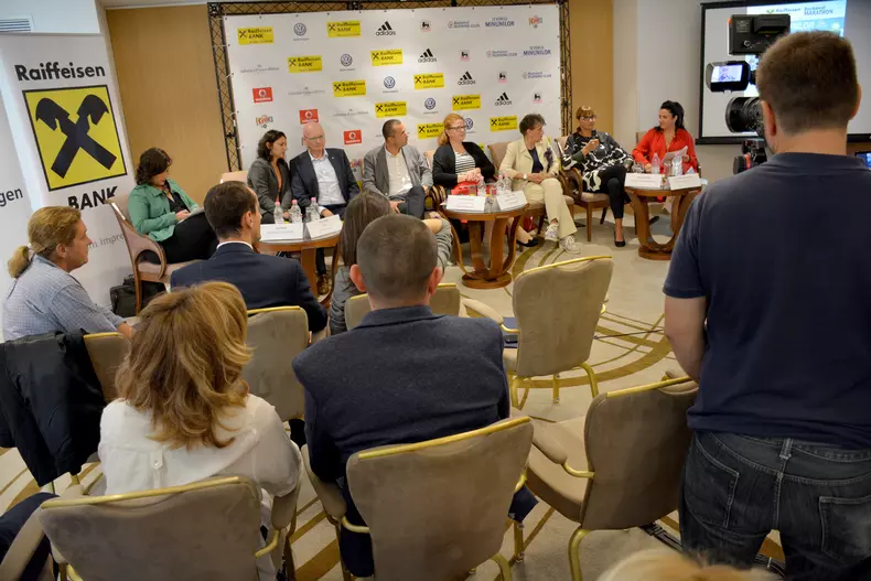 conferinta de presa_Raiffeisen Bank Maratonul Bucuresti 2016