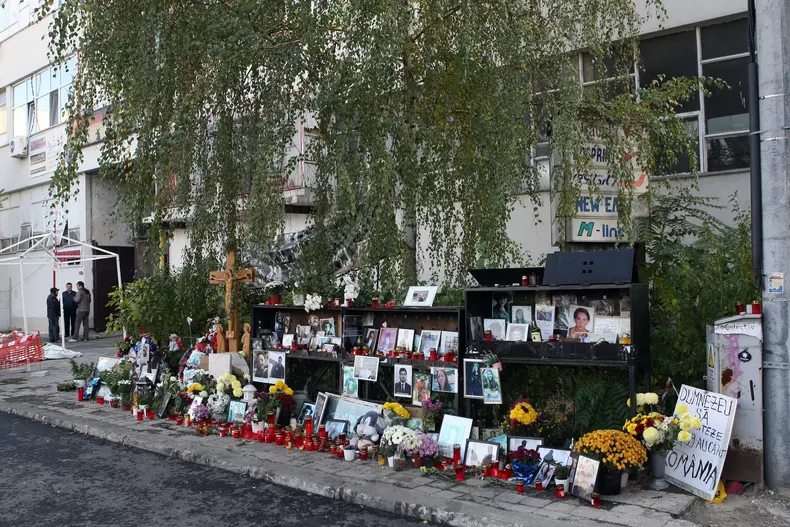 un an de la colectiv (3)