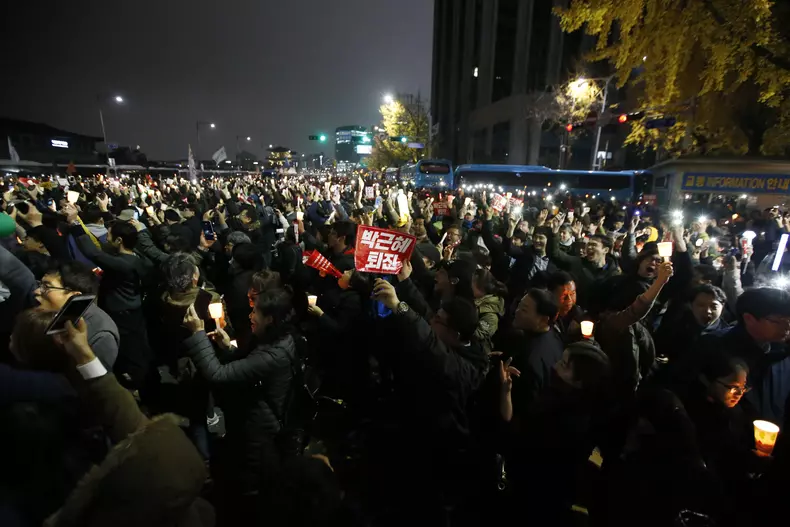 Proteste în Coreea de Sud. Oamenii cer demisia președintei