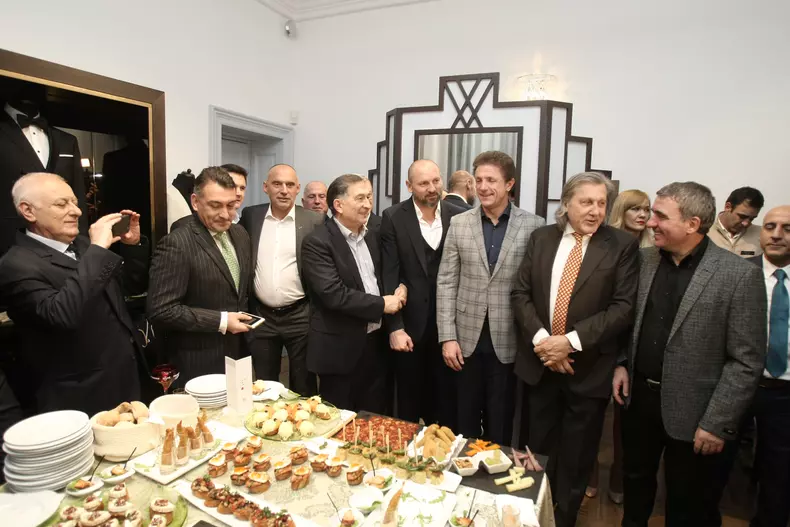 orca_share_media1482388848551