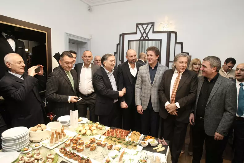 orca_share_media1482388848588