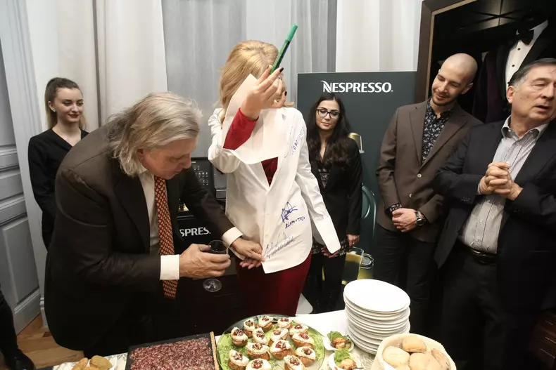 orca_share_media1482389014857