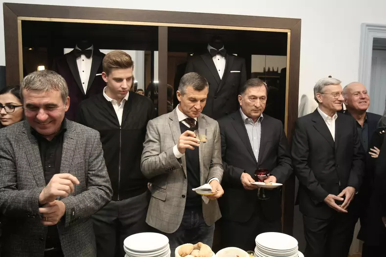 orca_share_media1482389646463