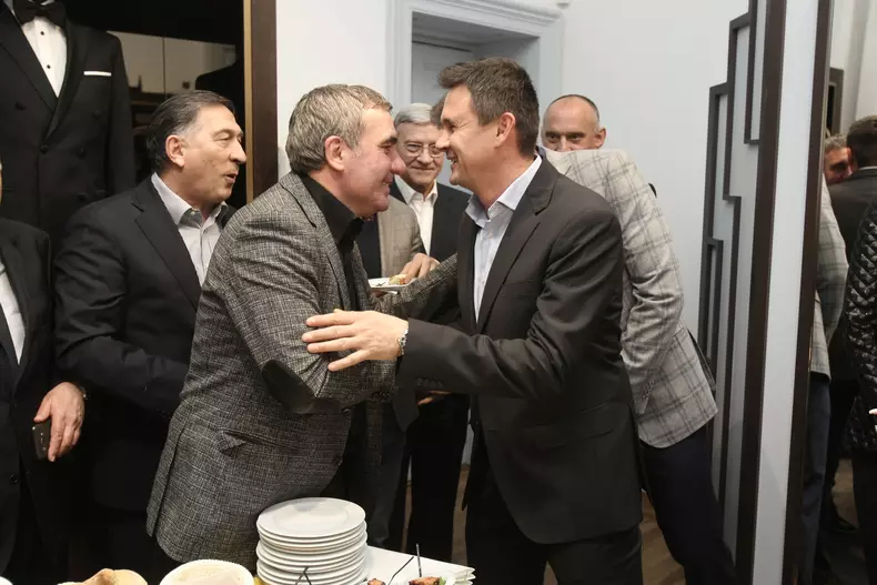 orca_share_media1482389802676