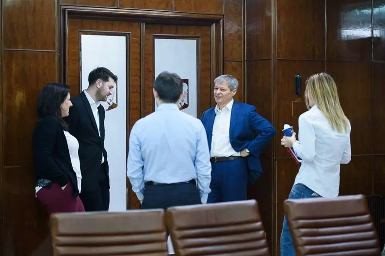 15965747_1208205935883356_484666439923544793_n