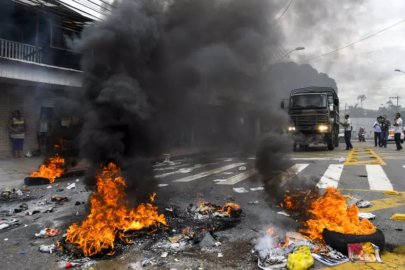 Violențe în Brazilia