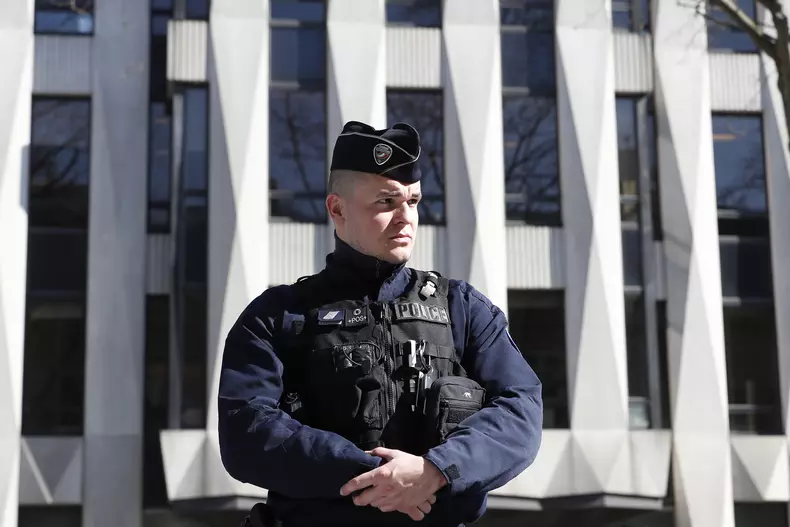 Explozie la sediul FMI din Paris, Franța