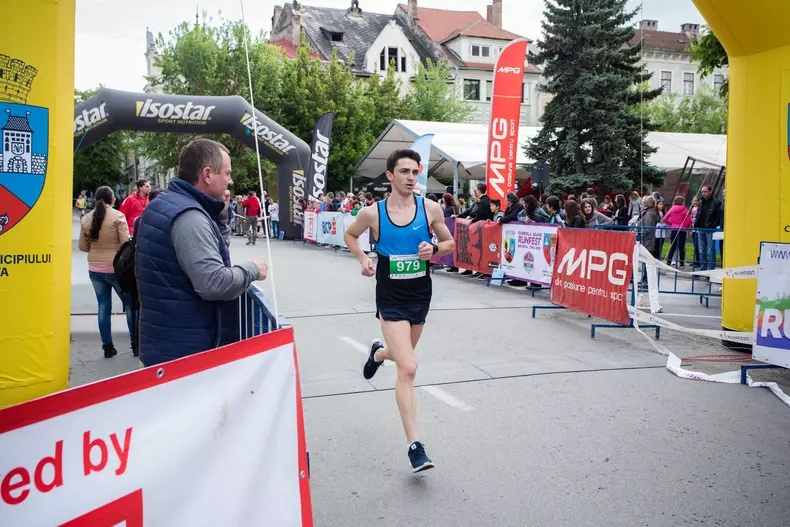 Gabriela Szabo RUNFEST 2016_Finish