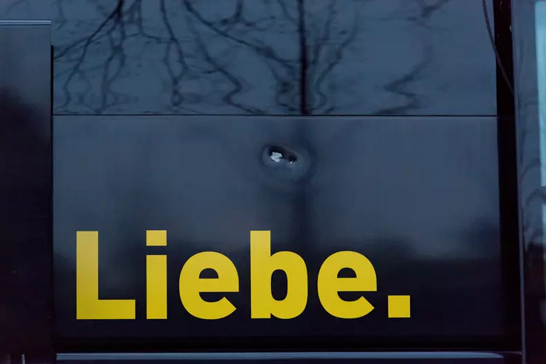 Borussia Dortmund team bus involved in explosion