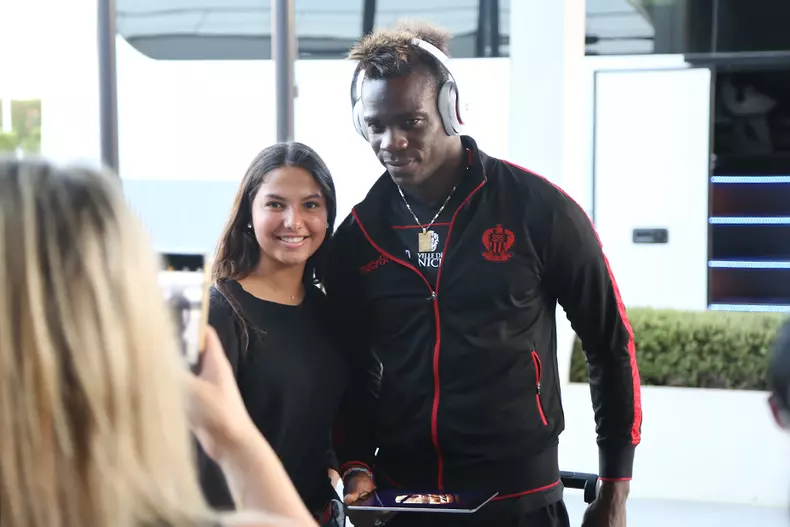 BALOTELLI POZE