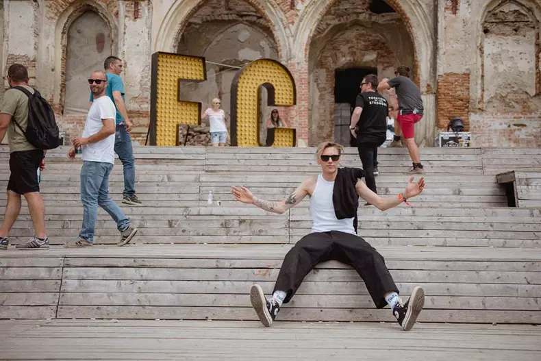 Jamie Campbell Bower main