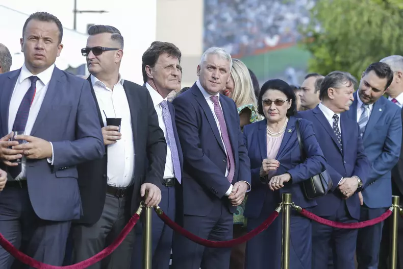 andronescu la ambasada sua Inquam_Photos_Octav_Ganea