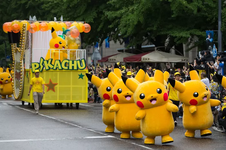 Eveniment inedit în Japonia. Peste 100 de Pikachu au defilat pe străzile unui oraș