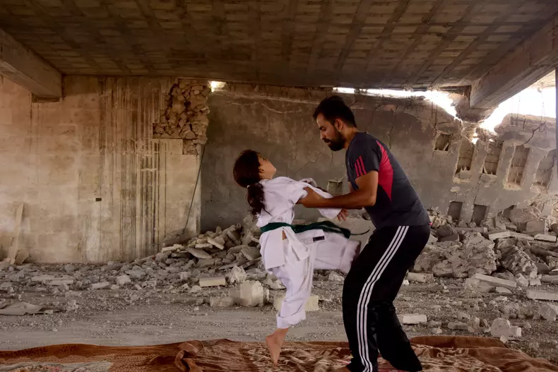 A Syrian girl's dream : becoming a champion