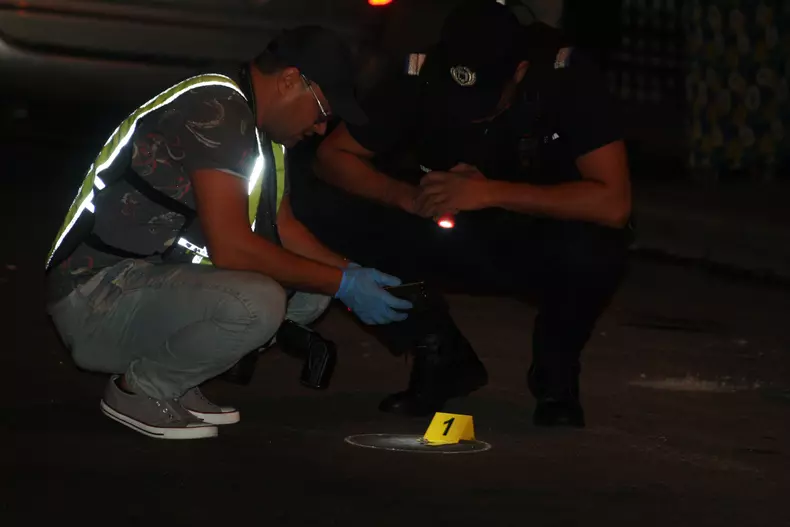 politie_Scandal între două familii de romi din Lugoj (11)