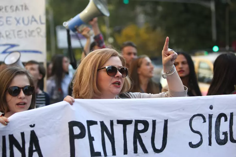 mars violenta femei (15)