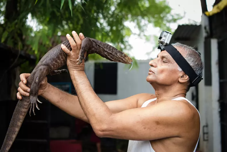 Prakash Amte a salvat peste 100 de animale sălbatice, având un sanctuar