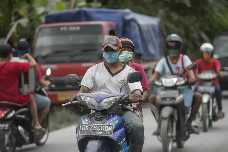 Alertă în Bali, din cauza vulcanului Agung. Aproxiamtiv 100.000 de oameni au primit ordin de evacuare