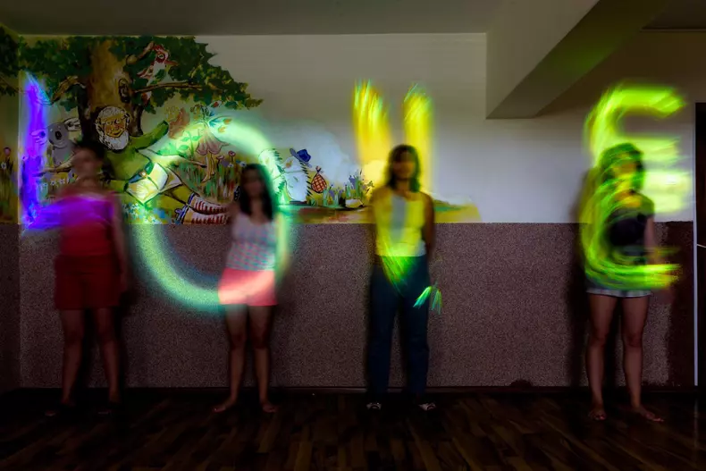 love is all we need expozitie 9